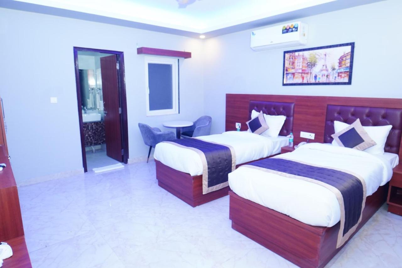 Expomart Inn Greater Noida Bagian luar foto