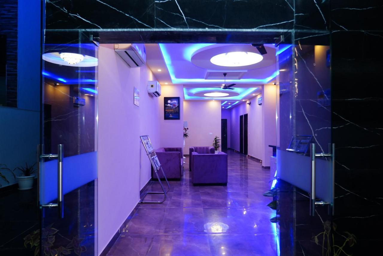 Expomart Inn Greater Noida Bagian luar foto