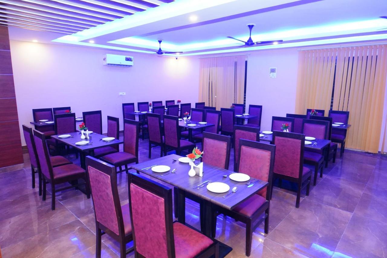 Expomart Inn Greater Noida Bagian luar foto