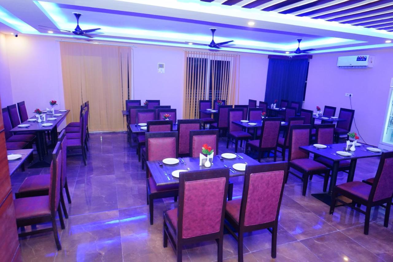 Expomart Inn Greater Noida Bagian luar foto