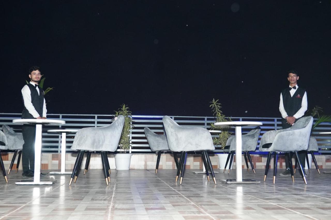 Expomart Inn Greater Noida Bagian luar foto