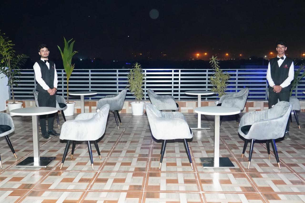 Expomart Inn Greater Noida Bagian luar foto