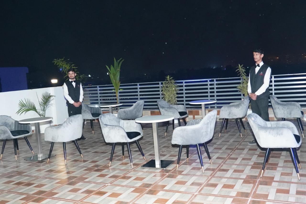 Expomart Inn Greater Noida Bagian luar foto