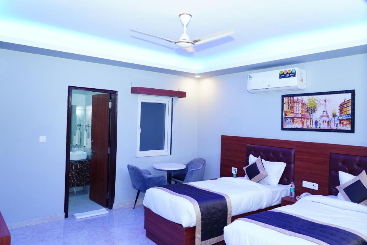 Expomart Inn Greater Noida Bagian luar foto