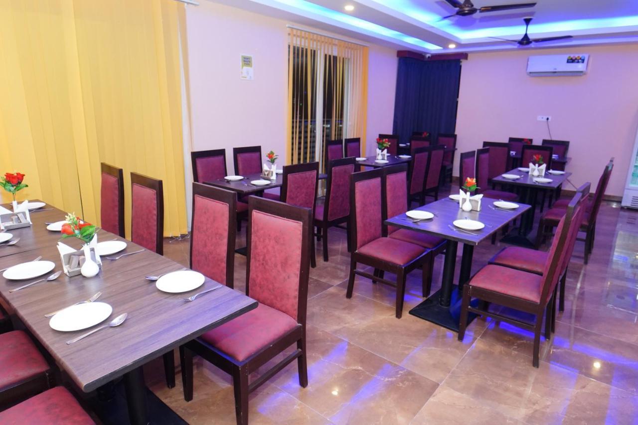 Expomart Inn Greater Noida Bagian luar foto
