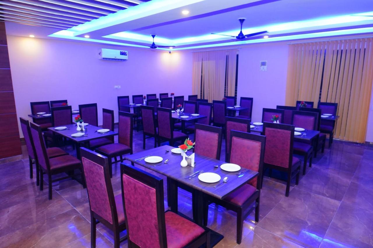 Expomart Inn Greater Noida Bagian luar foto