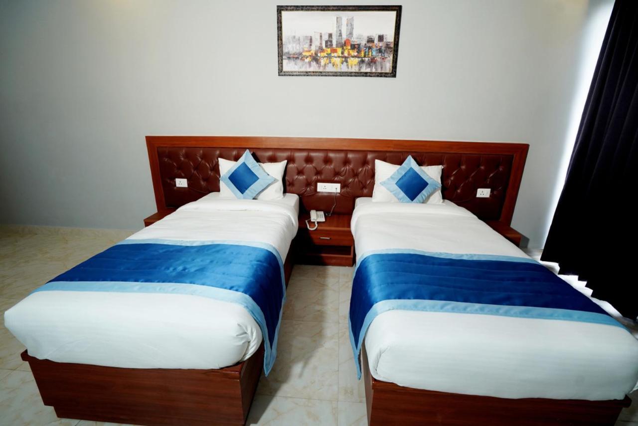 Expomart Inn Greater Noida Bagian luar foto