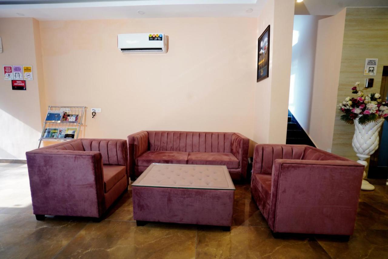 Expomart Inn Greater Noida Bagian luar foto